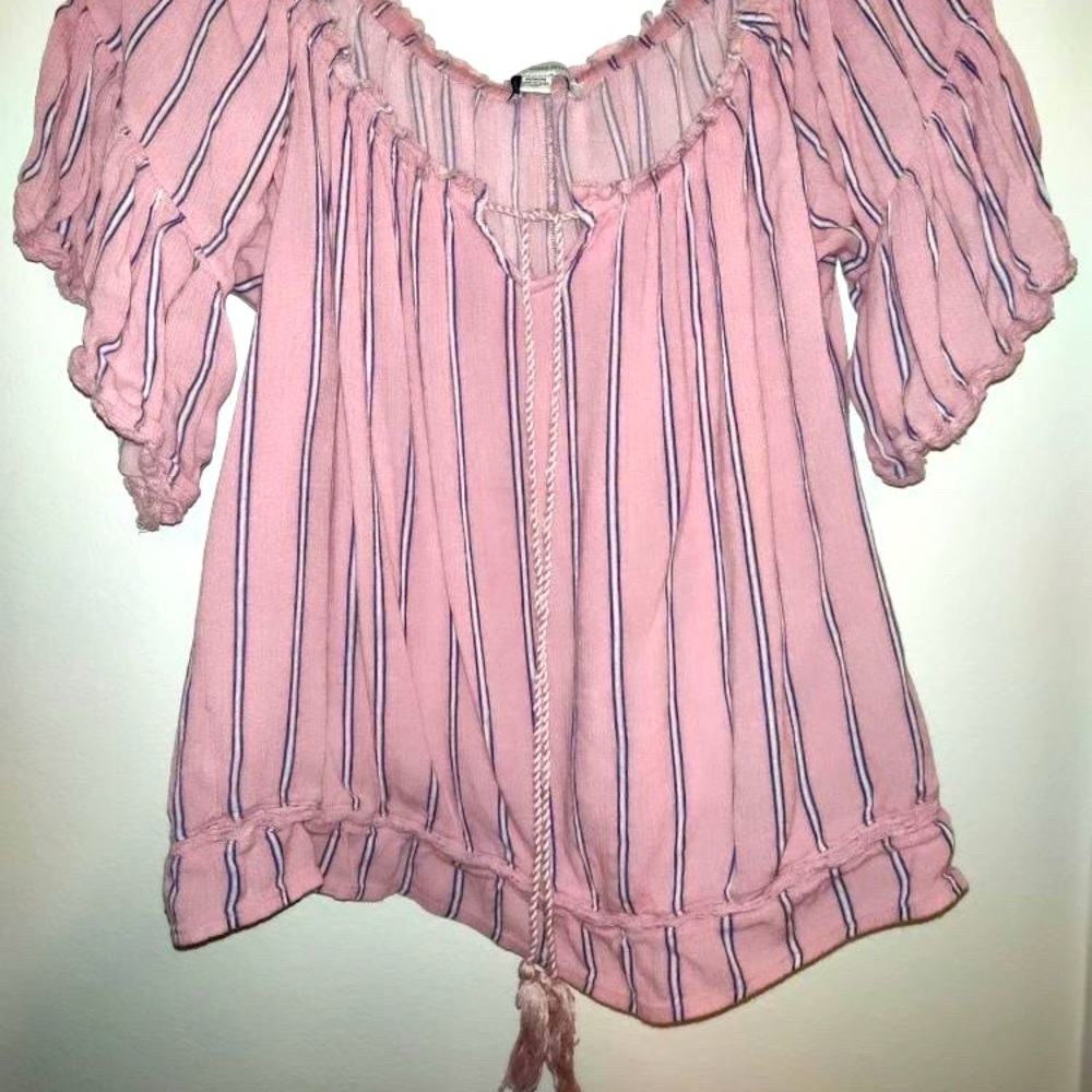 Off shoulder pink top